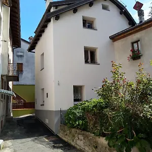Guest house Affitta Casa Vittoria, Santa Croce del Lago